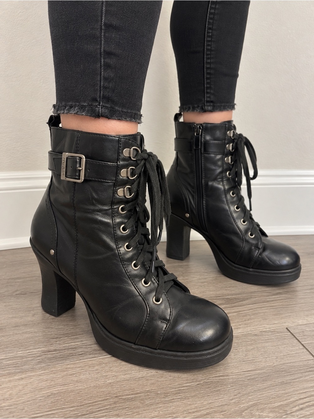 Womens size 9 Y2K vintage Mudd brand lace up heel combat boots grunge vibes